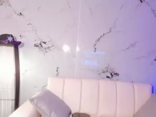 SarahGil's Live Sex Cam Show