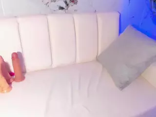 SarahGil's Live Sex Cam Show