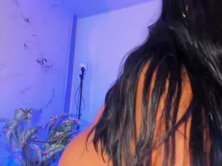 SarahGil's Live Sex Cam Show