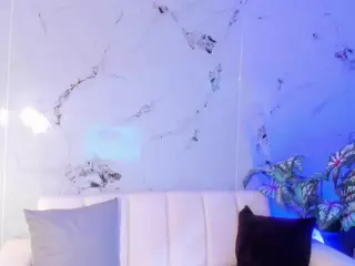 SarahGil's Live Sex Cam Show