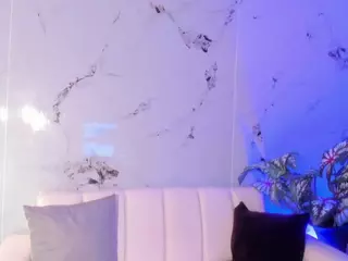SarahGil's Live Sex Cam Show