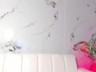 SarahGil's Live Sex Cam Show