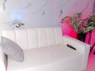 SarahGil's Live Sex Cam Show