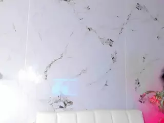 SarahGil's Live Sex Cam Show