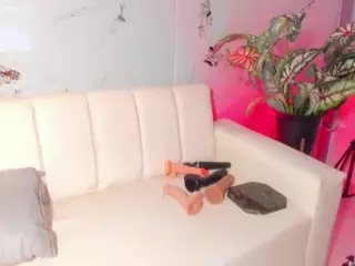 SarahGil's Live Sex Cam Show
