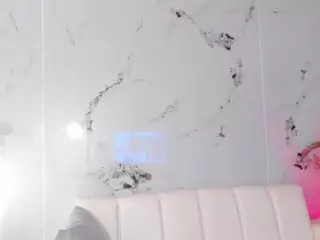 SarahGil's Live Sex Cam Show