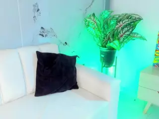 SarahGil's Live Sex Cam Show