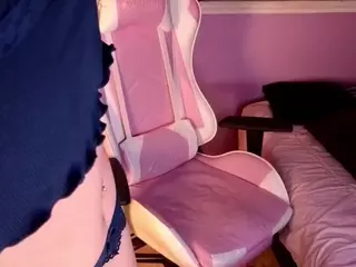 Abigaill-1's Live Sex Cam Show