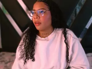 MelanyTylor's Live Sex Cam Show