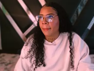 MelanyTylor's Live Sex Cam Show