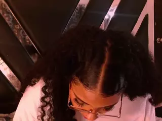 MelanyTylor's Live Sex Cam Show