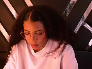 MelanyTylor's Live Sex Cam Show