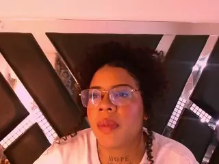 MelanyTylor's Live Sex Cam Show