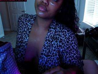 Live cam show with BriannaBrave