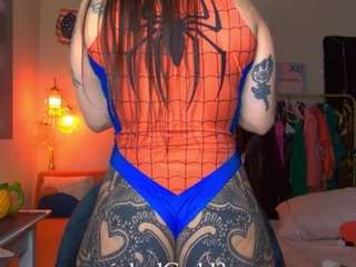 Live cam show with inkedgodd3ss