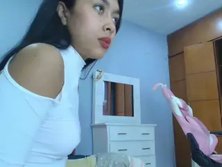 CristalTowers's Live Sex Cam Show