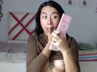 CristalTowers's Live Sex Cam Show