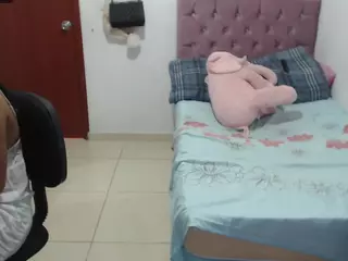 kiara-williambk's Live Sex Cam Show