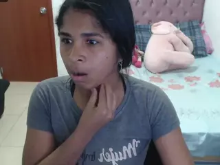 kiara-williambk's Live Sex Cam Show