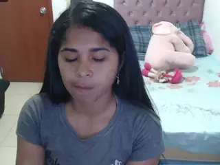 kiara-williambk's Live Sex Cam Show