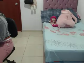 kiara-williambk's Live Sex Cam Show