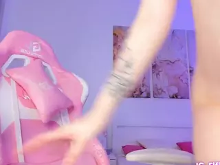 Effie-Reid's Live Sex Cam Show