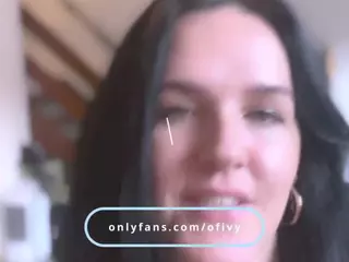 Ivy Swings's Live Sex Cam Show