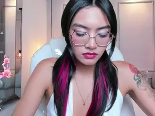AzuraKindong's Live Sex Cam Show