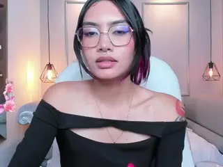 AzuraKindong's Live Sex Cam Show