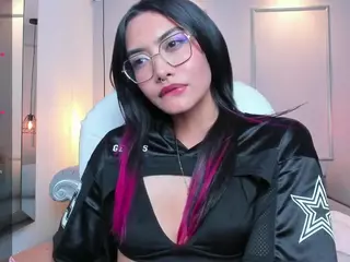 AzuraKindong's Live Sex Cam Show