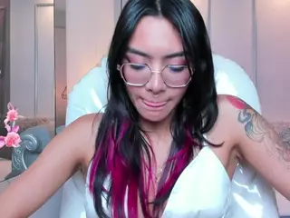 AzuraKindong's Live Sex Cam Show