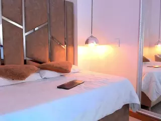 Martiinaa-Jones's Live Sex Cam Show
