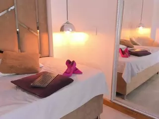 Martiinaa-Jones's Live Sex Cam Show