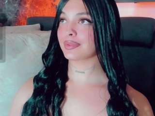 Live cam show with EmmaSaenz