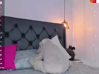 AMELIE's Live Sex Cam Show