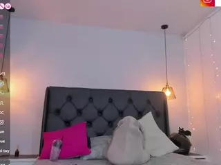AMELIE's Live Sex Cam Show