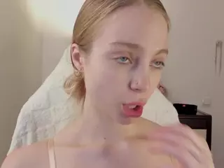 Lisa-Babe's Live Sex Cam Show