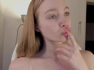 Lisa-Babe's Live Sex Cam Show