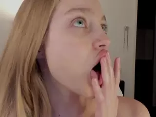 Lisa-Babe's Live Sex Cam Show
