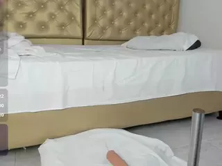catalessa's Live Sex Cam Show