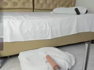 catalessa's Live Sex Cam Show