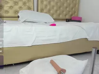catalessa's Live Sex Cam Show