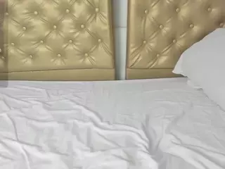 catalessa's Live Sex Cam Show