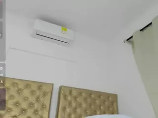 catalessa's Live Sex Cam Show
