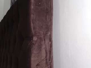 Live cam show with chocolust