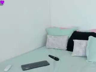 Emily-Ortiiz's Live Sex Cam Show