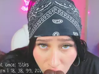 Lia Cox's Live Sex Cam Show