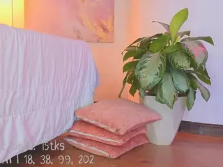 Lia Cox's Live Sex Cam Show
