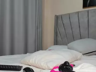 Hot-Mamacitah's Live Sex Cam Show