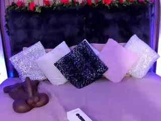 KarlaGonzales's Live Sex Cam Show